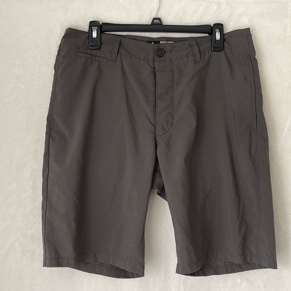 Nike ACG Mens Shorts Size 32/M